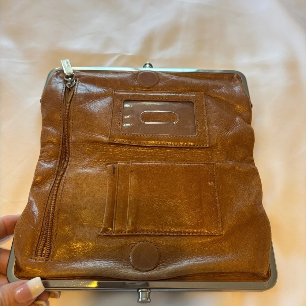 Hobo International Tan Lauren Leather Clutch‎ Wallet